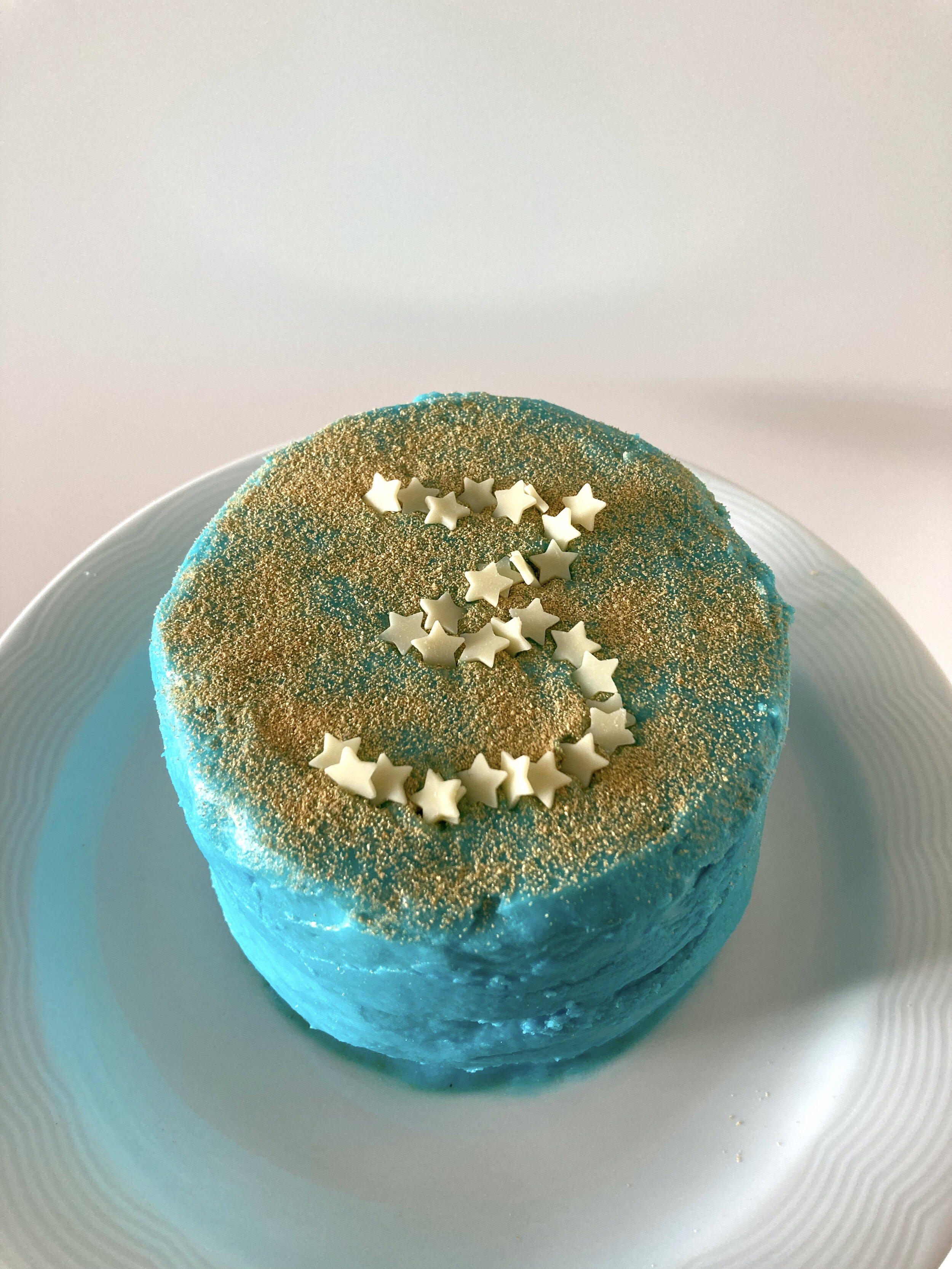 Mia-3-birthday-cake.jpg